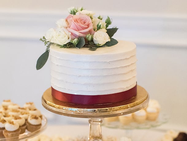 Wedding Cakes that Speak Your Story