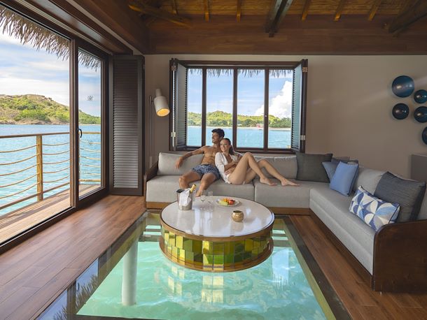 take a look into our Single overwater bungalow 😍 #solomonislandstikt